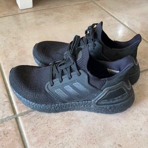 EUC black Addias Ultraboost
